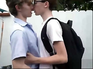 Nerdy Twink Bareback Fucks Deepthroating Stepbrother